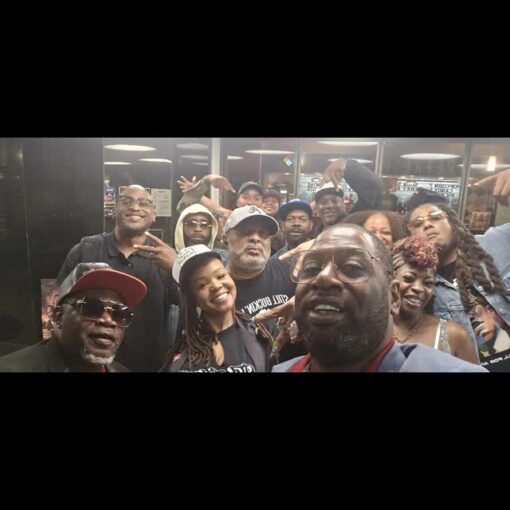 Last Sunday we premiered the videos for the Old Atlanta remix and screened Bo Legs @thetaraatlanta. More importantly we partnered with @freshcellsfoundation and @stayfreshatl To give $1000 to a sickle cell patient. To whom much is given, much is expected. We are ATL and ATL is SERVICE. #oldatlanta #atl #atlanta #BoLegs